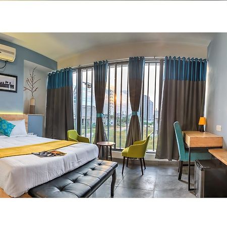 Aura Corporate Suites At Manyata Tech Park バンガロール エクステリア 写真